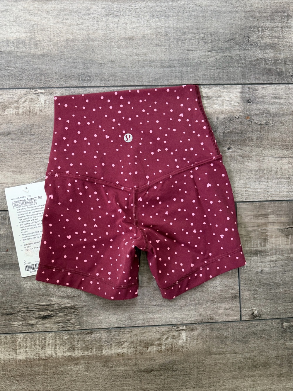 Lululemon NWT Align Shorts with Pink Heart & Dot Print size 0 - Picture 1 of 6
